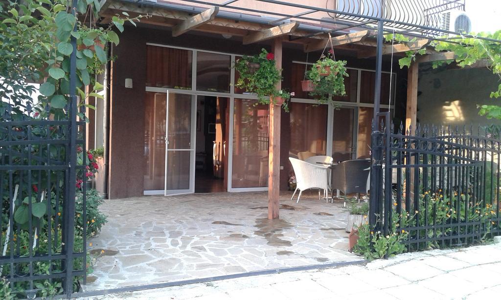 Zora Guest House 프리모르스코 외부 사진