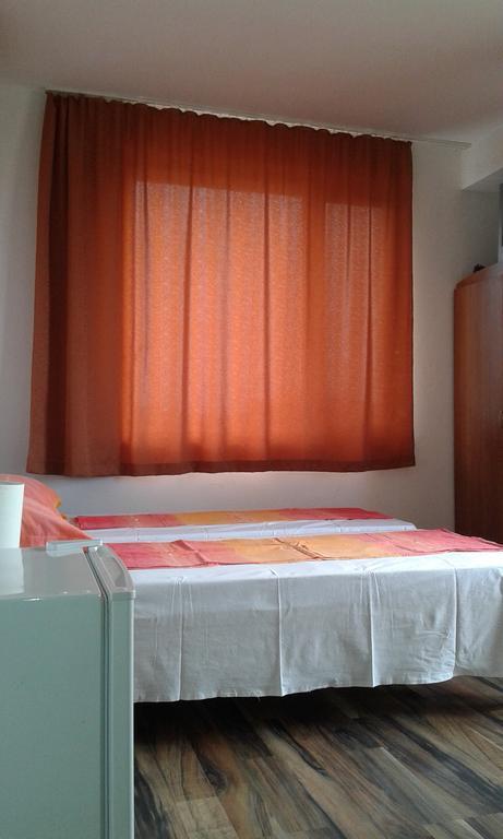 Zora Guest House 프리모르스코 객실 사진